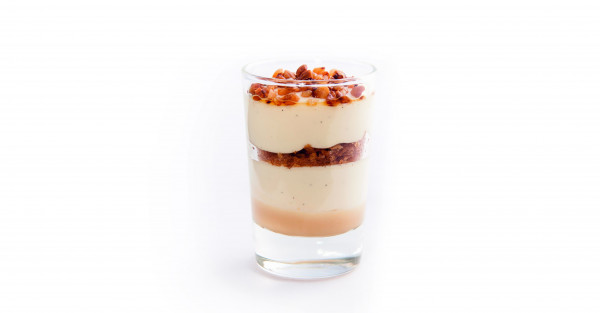 Vanille Creme mit karamellisierten Haselnüssen