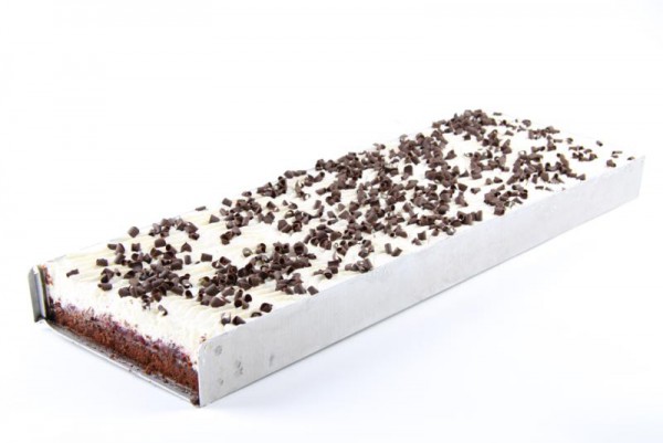 Schwarzwälder-Kirsch-Schnitte geschnitten