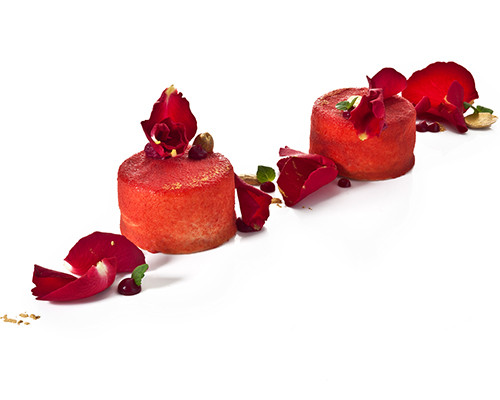 Marmorierte Vanille-Rosen-Mousse mit Himbeer