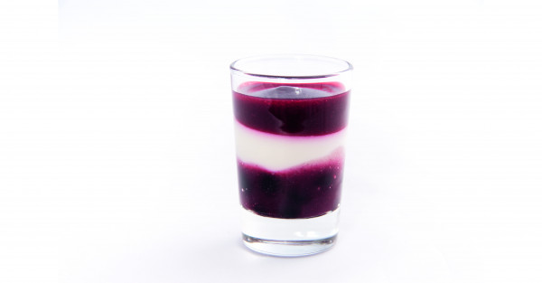 Quarkcreme mit Waldbeeren