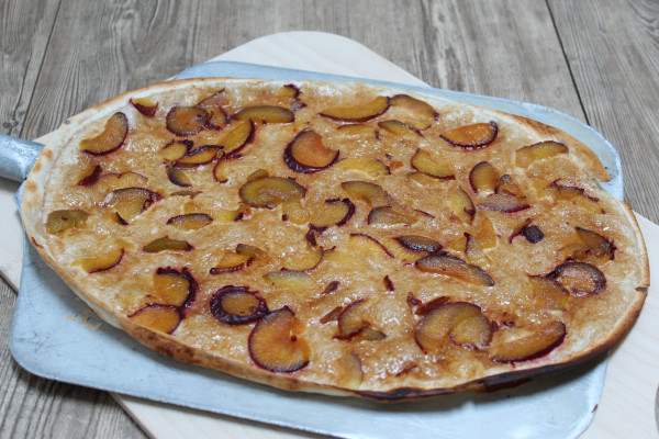 Zwetschgenflammkuchen Handgefertigt