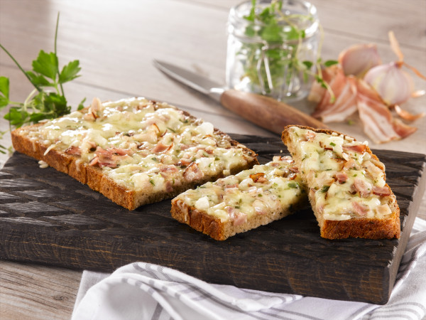 Holzofenbrot Speck Käse