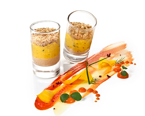 Curryhühnchensalat mit Erdnussmousse im Island-Glas