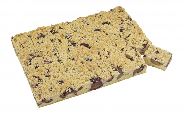 Pflaumen-Streuselkuchen geschnitten