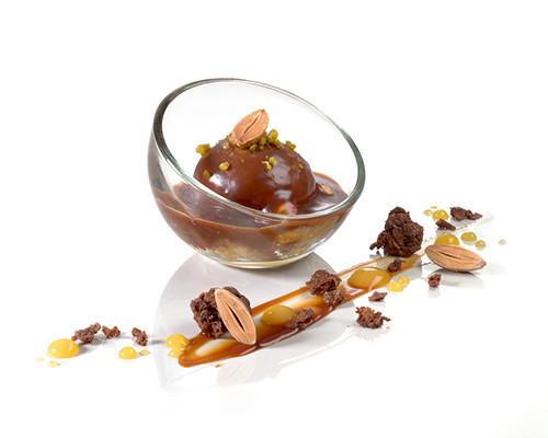 Mousse von gerösteten Nüssen mit Meersalz und Mirabelle Nachfüller