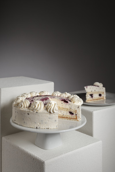 Stracciatella-Heidelbeer-Rahmtorte Premium Line