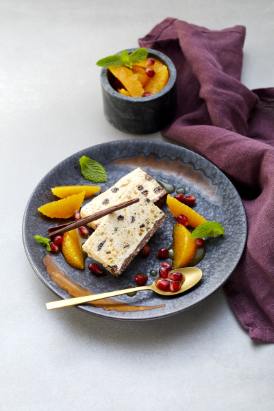 Christstollenparfait auf Mandelknusper