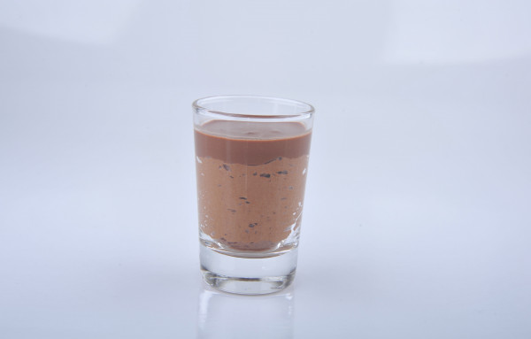 Dunkles Schokoladenmousse Valrhona Manjari 64%