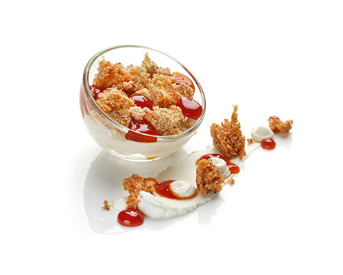 Hagebutte und Ricotta im Mini-Bubbleglas