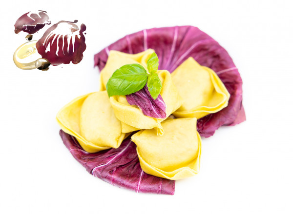 Tortellacci mit Radicchio, Haselnuss & Taleggiokäse, 8 x 500g frische Pasta